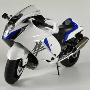 Suzuki Hayabusa GSX-1300R 1:6 Diecast Model
