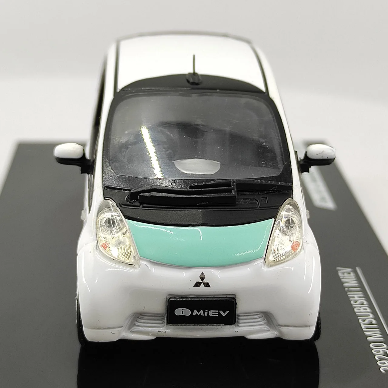 VITESSE 1:43 Mitsubishi i-MiEV Diecast Model 5 VITESSE 1:43 Mitsubishi i-MiEV Diecast Model - Image 5