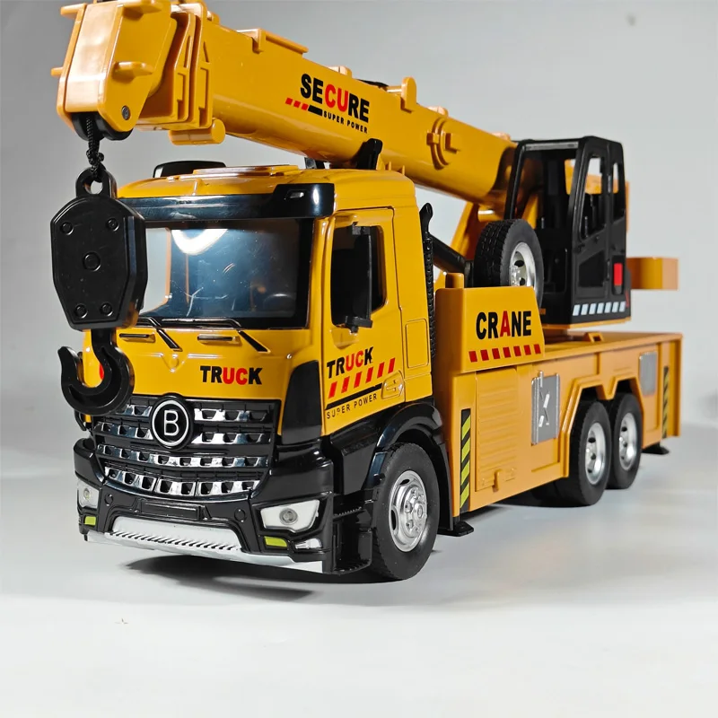 1:18 Scale Cement Mixer Truck Model 3 1:18 Scale Cement Mixer Truck Model - Image 3