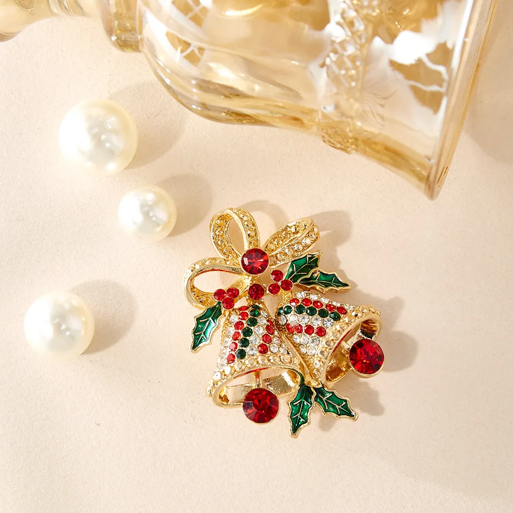 Festive Christmas Elk Brooch in Metallic Finishes 6 Festive Christmas Elk Brooch in Metallic Finishes - Image 6