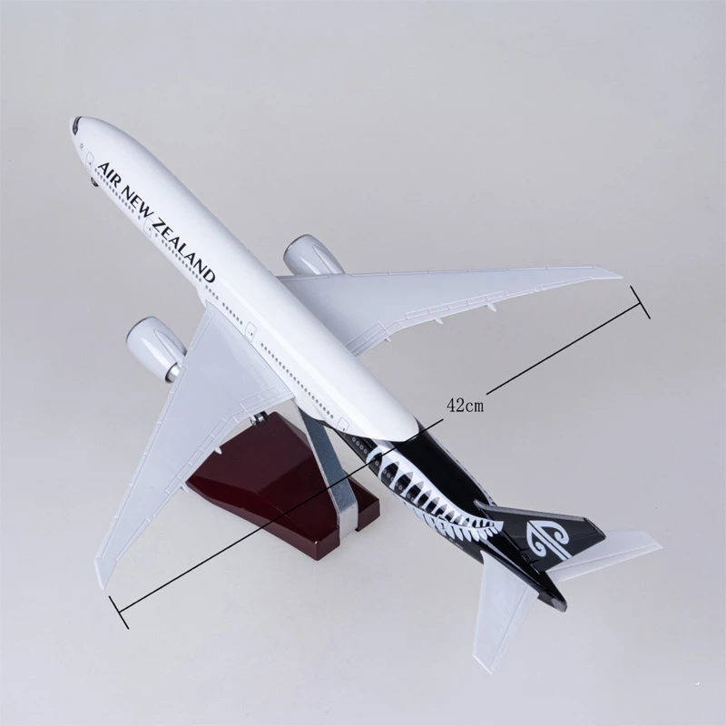 Boeing 777 Diecast Model with LED Lighting 6 Boeing 777 Diecast Model with LED Lighting - Image 6