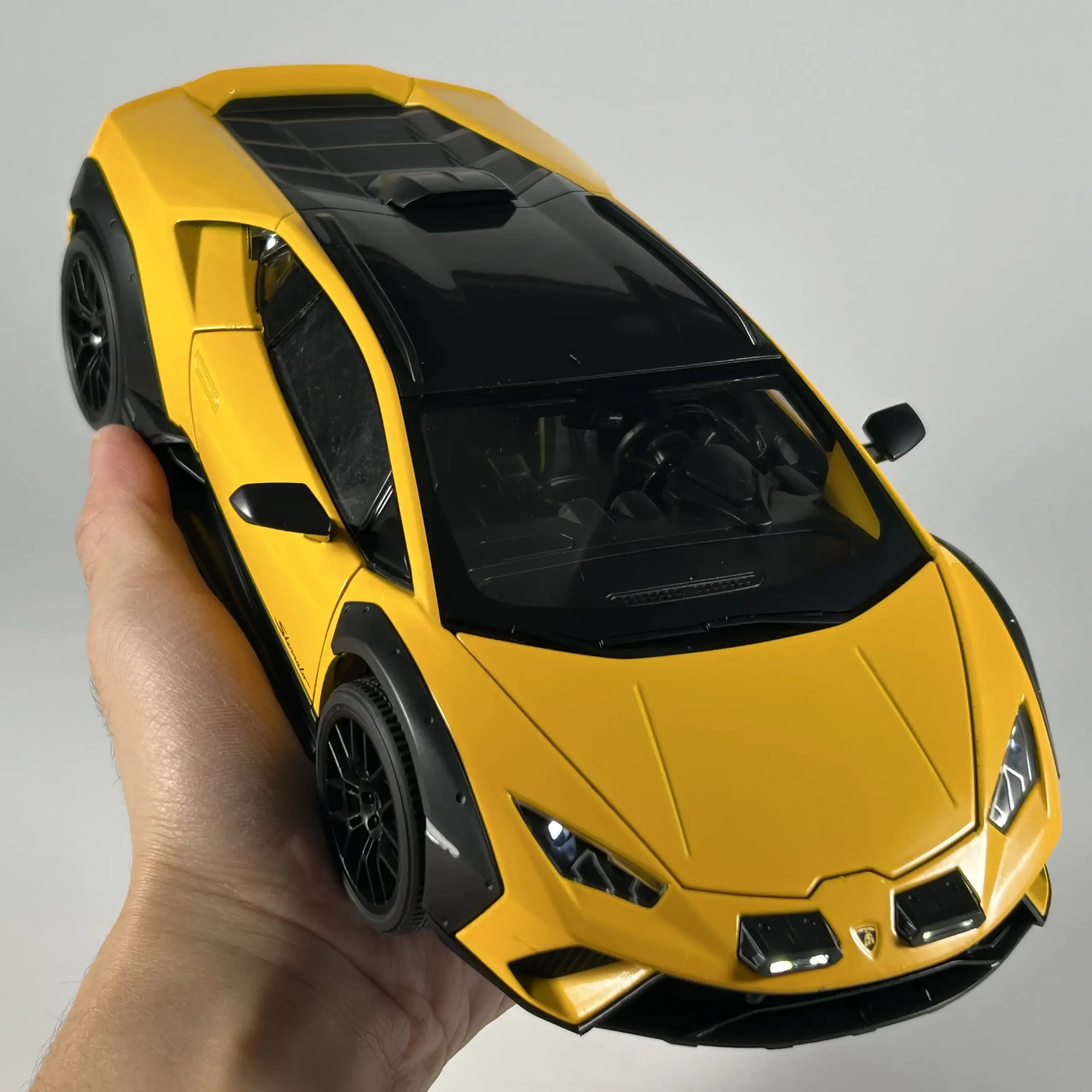Lamborghini Huracan Sterrato 1:18 Diecast Model 5 Lamborghini Huracan Sterrato 1:18 Diecast Model - Image 5