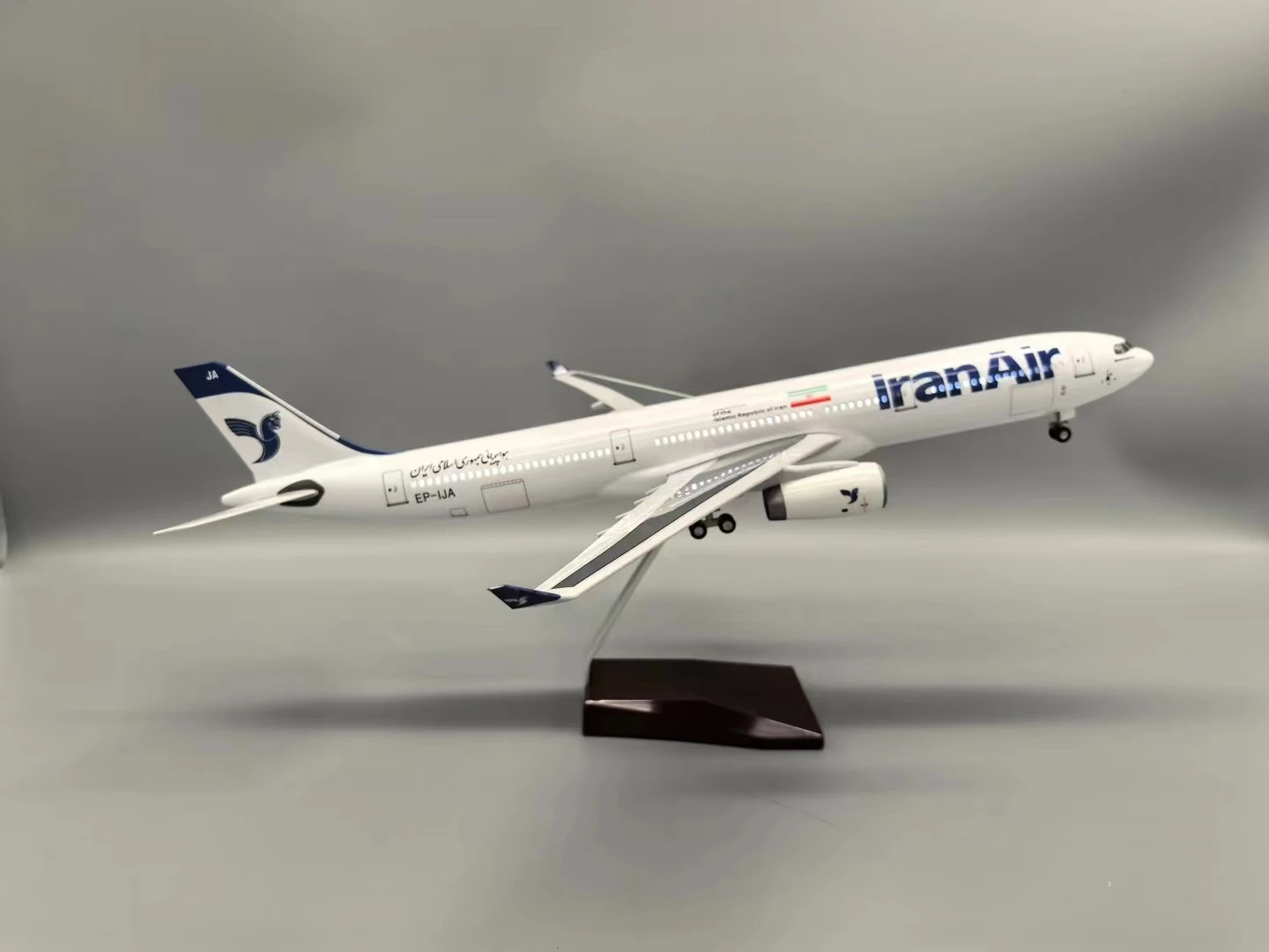 Iran Air Airbus A330 Diecast Model 1:135 Scale 2 Iran Air Airbus A330 Diecast Model 1:135 Scale - Image 2