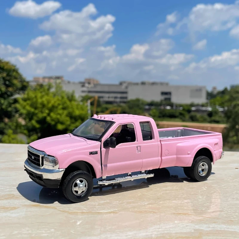 1:32 Scale Ford F350 Diecast Pickup Model 5 1:32 Scale Ford F350 Diecast Pickup Model - Image 5