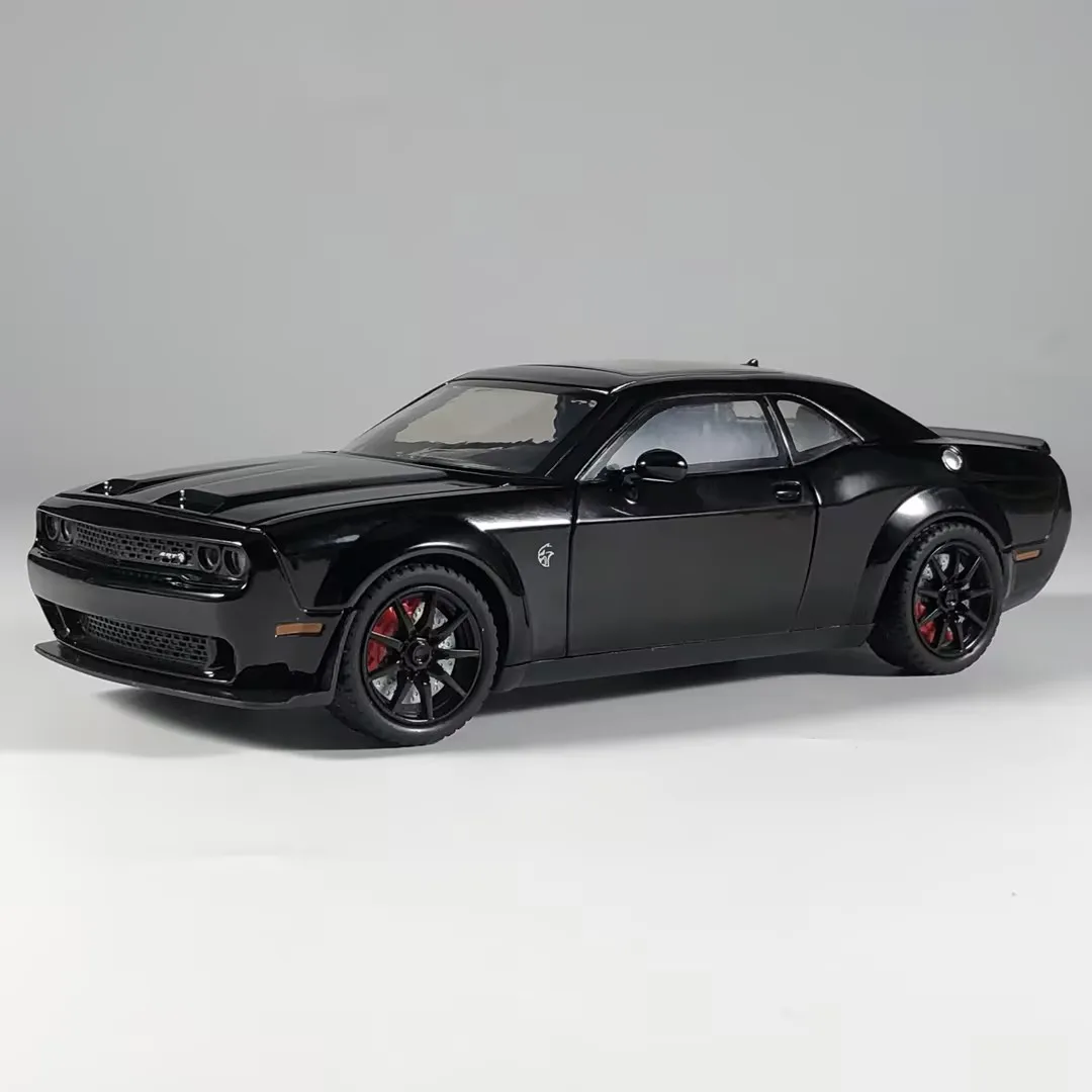 Green Dodge Challenger Hellcat Diecast Model 1:24 Scale 9 Green Dodge Challenger Hellcat Diecast Model 1:24 Scale - Image 9