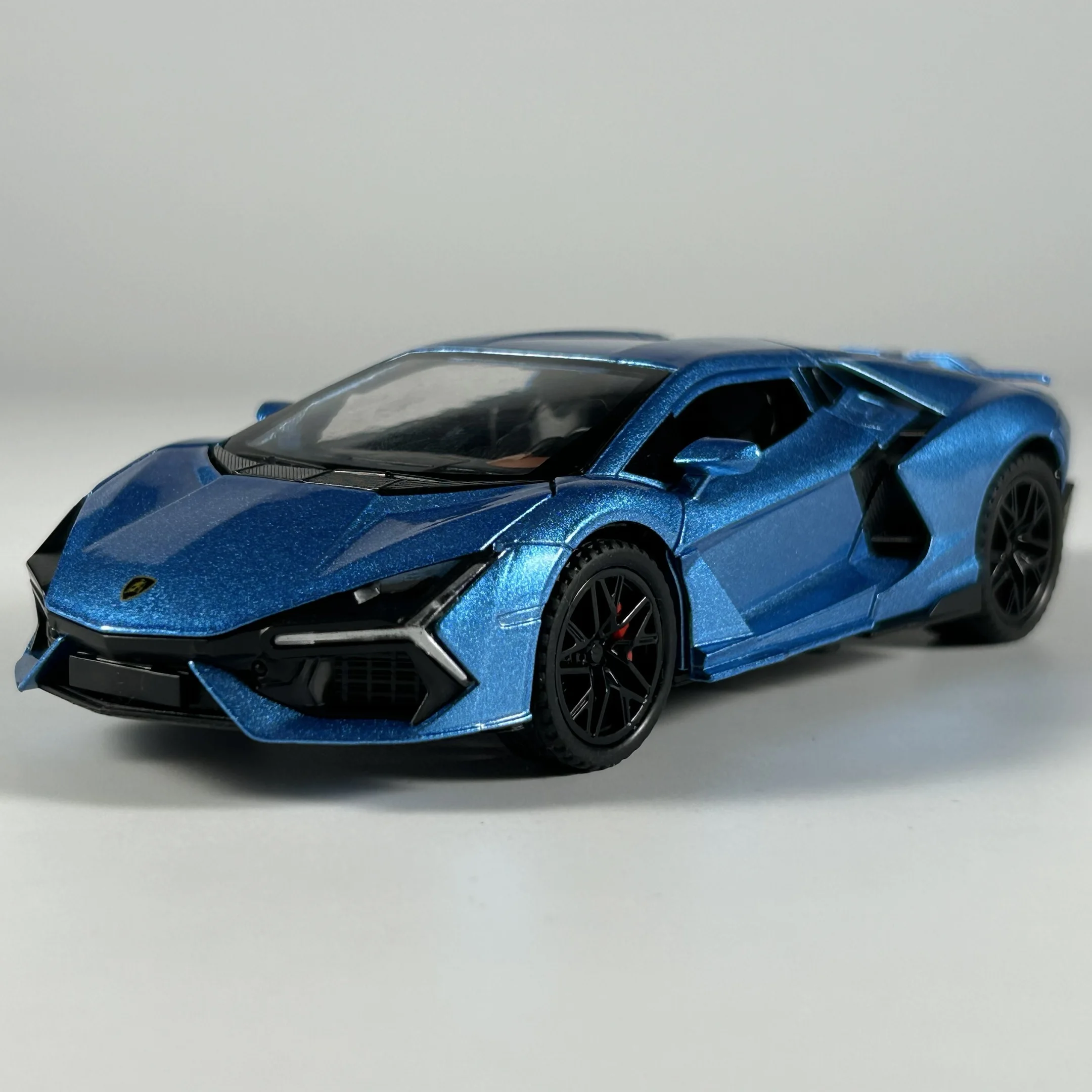 Vibrant Orange 1:32 Revuelto Diecast Supercar 7 Vibrant Orange 1:32 Revuelto Diecast Supercar - Image 7