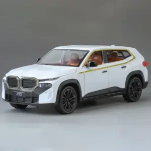 White 1:32 Scale Diecast Car Model for Collectors 18 S20c034d434094d22b451ad6f5c5d2c7eJ