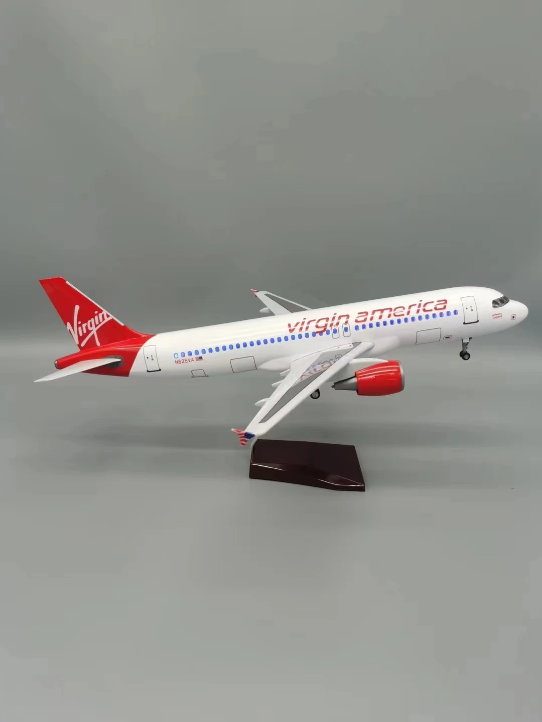 Virgin America Airbus A320 Model for Collectors 6 Virgin America Airbus A320 Model for Collectors - Image 6
