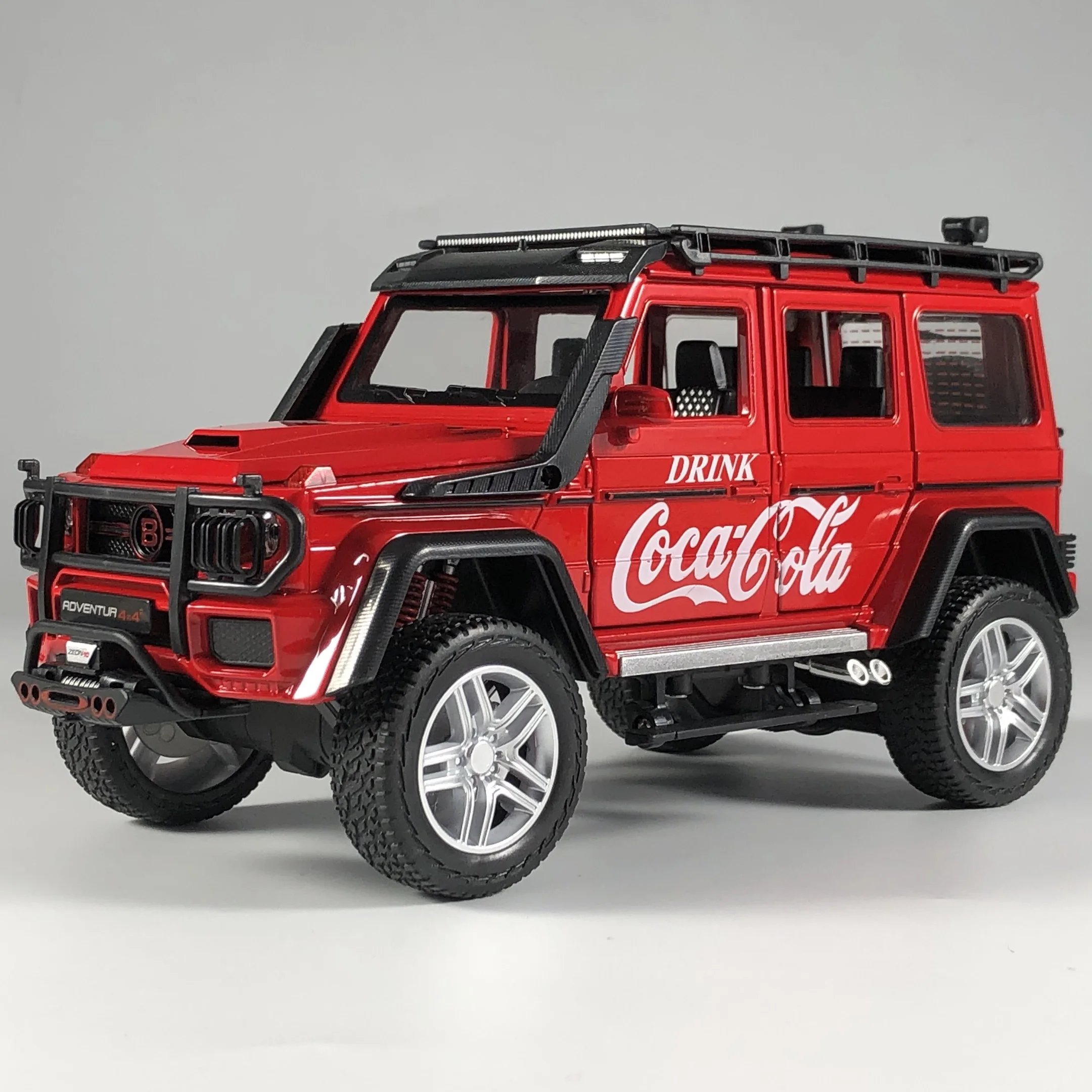 Mercedes-Benz G550 Coca-Cola 1:24 Diecast Model 10 Mercedes-Benz G550 Coca-Cola 1:24 Diecast Model - Image 10