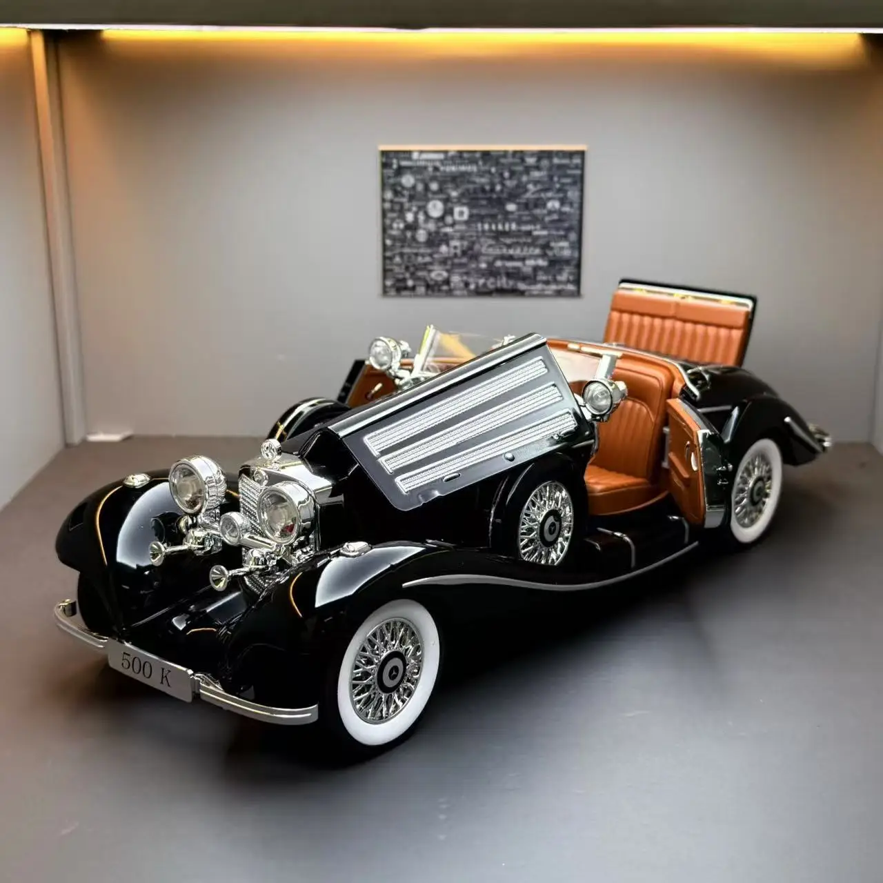 Vintage 1:18 Scale Diecast Model Car by Double Horses 4 Vintage 1:18 Scale Diecast Model Car by Double Horses - Image 4