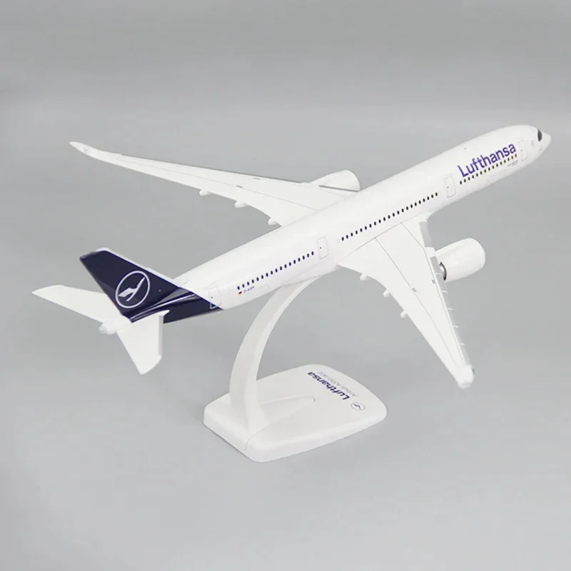 Lufthansa Airbus A350-900 1/200 Scale Diecast Model 4 Lufthansa Airbus A350-900 1/200 Scale Diecast Model - Image 4