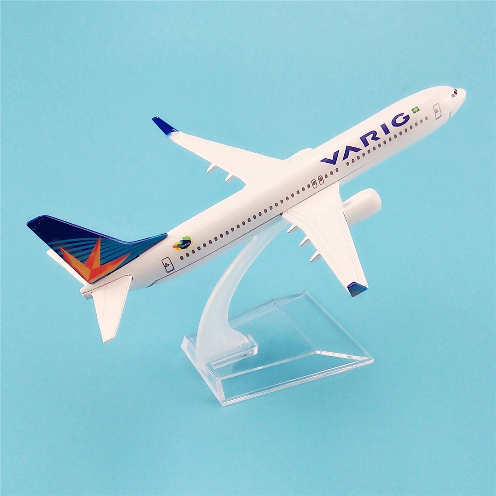 Varig Airlines Boeing 737 Model 1/400 Scale 5 Varig Airlines Boeing 737 Model 1/400 Scale - Image 5