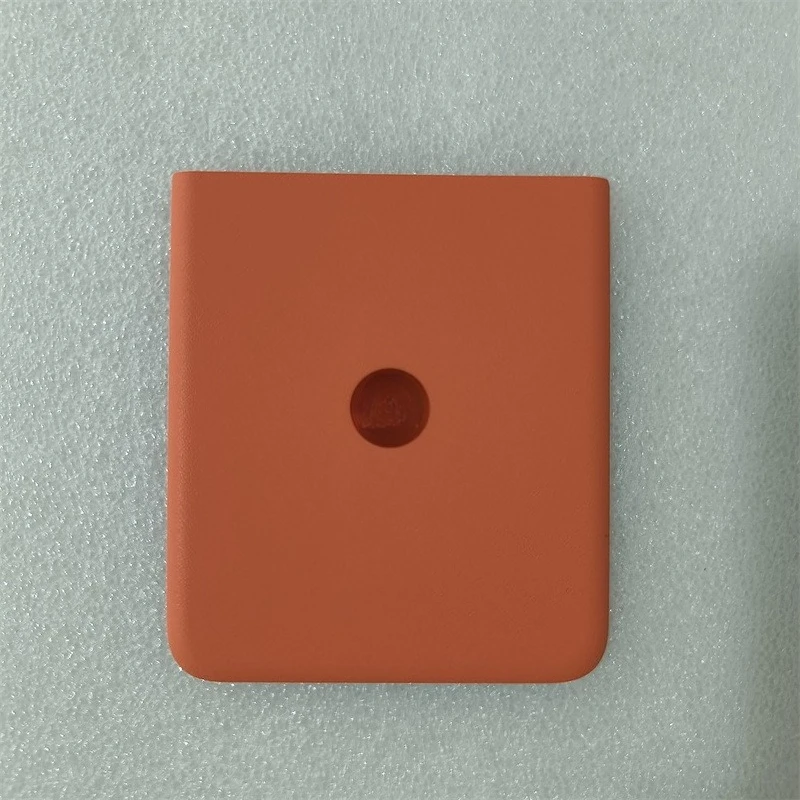 Motorola Razr 50 XT2453-1 Back Panel in Black or Orange 3 Motorola Razr 50 XT2453-1 Back Panel in Black or Orange - Image 3