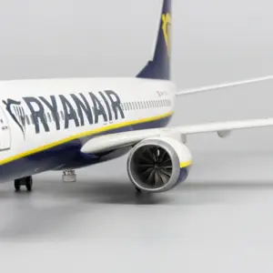 Ryanair B737 47cm Model with LED Lights 11 S2346a36543ca412cb0cae21ab2fd10f3z