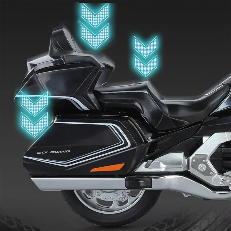 Honda Gold Wing GL800 1:11 Diecast Model 6 Honda Gold Wing GL800 1:11 Diecast Model - Image 6