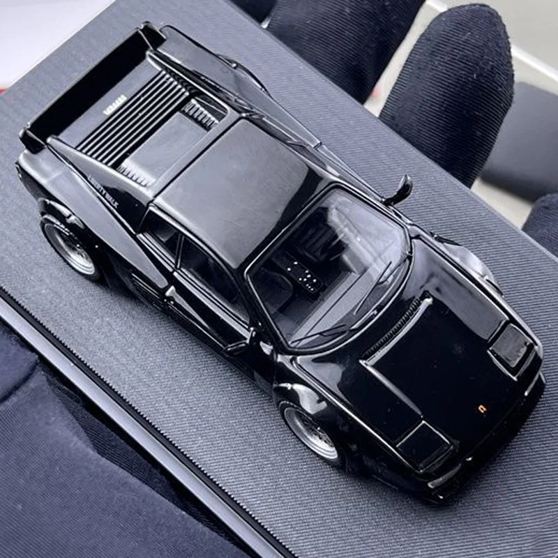 Ferrari 512TR Testarossa 1:64 Scale Die-Cast Model 4 Ferrari 512TR Testarossa 1:64 Scale Die-Cast Model - Image 4