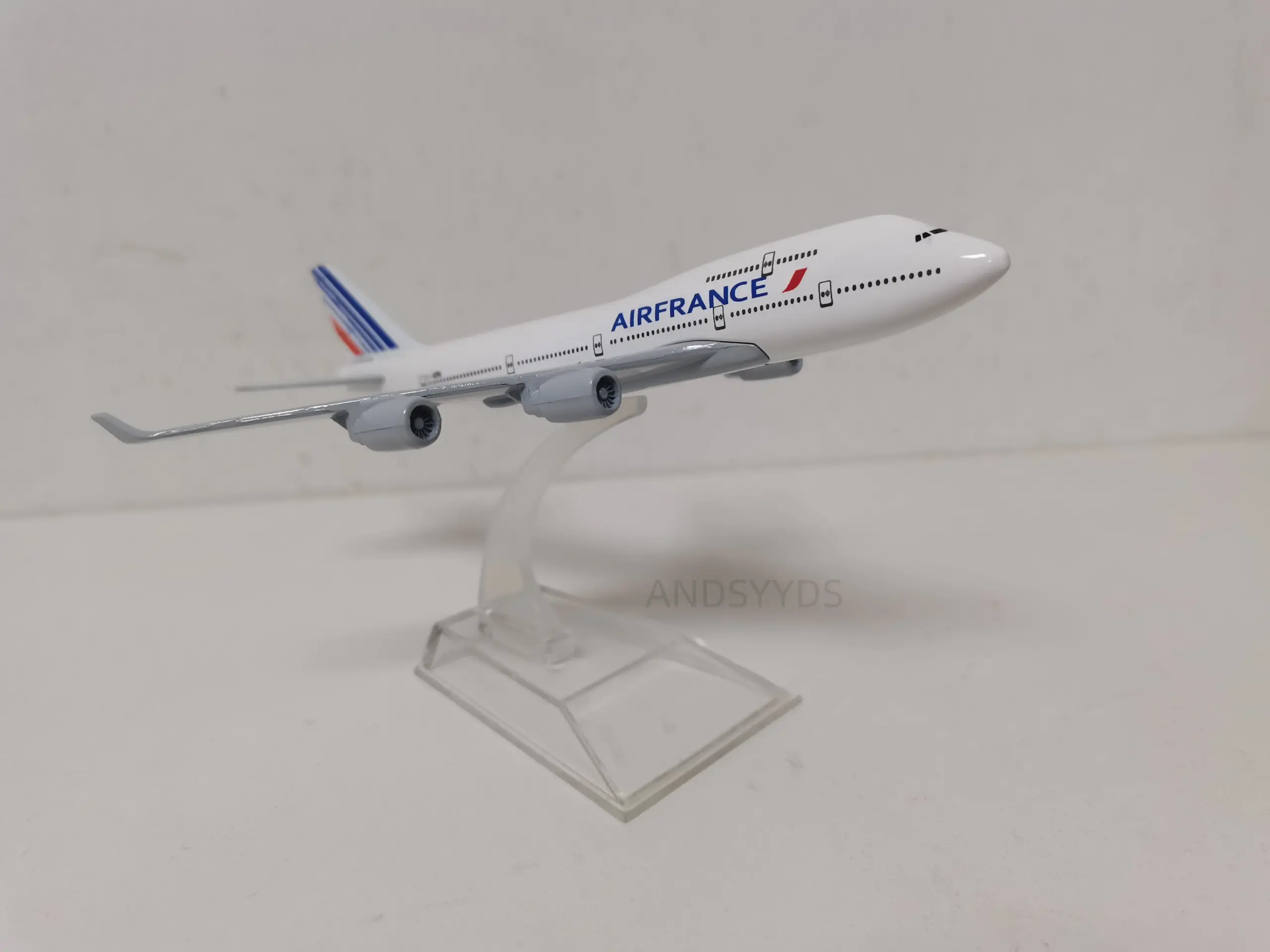 Air France B747 Die-Cast Model Airplane, 16cm 2 Air France B747 Die-Cast Model Airplane, 16cm - Image 2