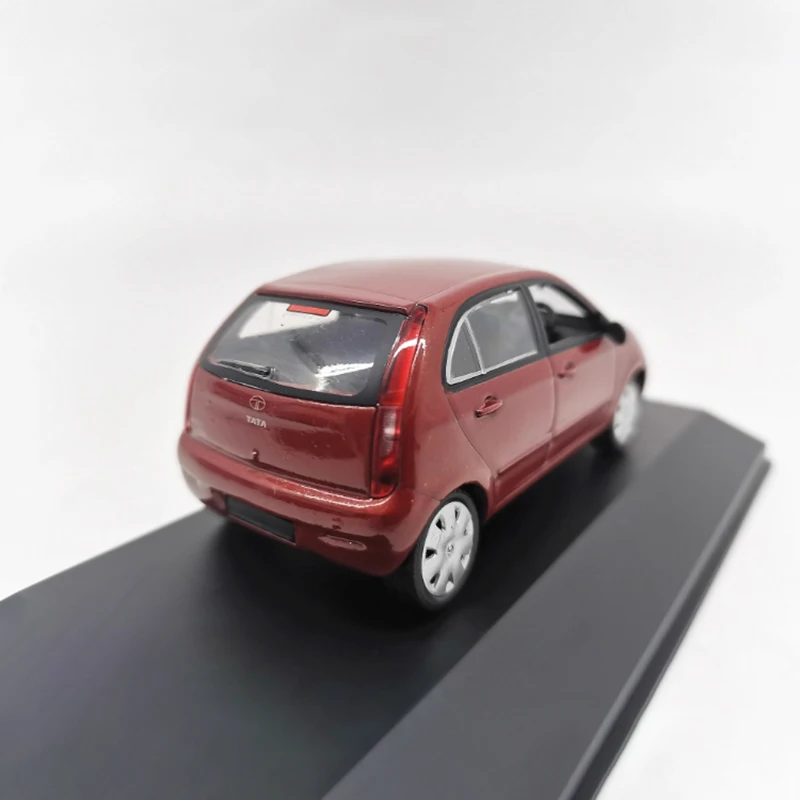 Tata Vista 1/43 Diecast Model in Alloy Display 3 Tata Vista 1/43 Diecast Model in Alloy Display - Image 3