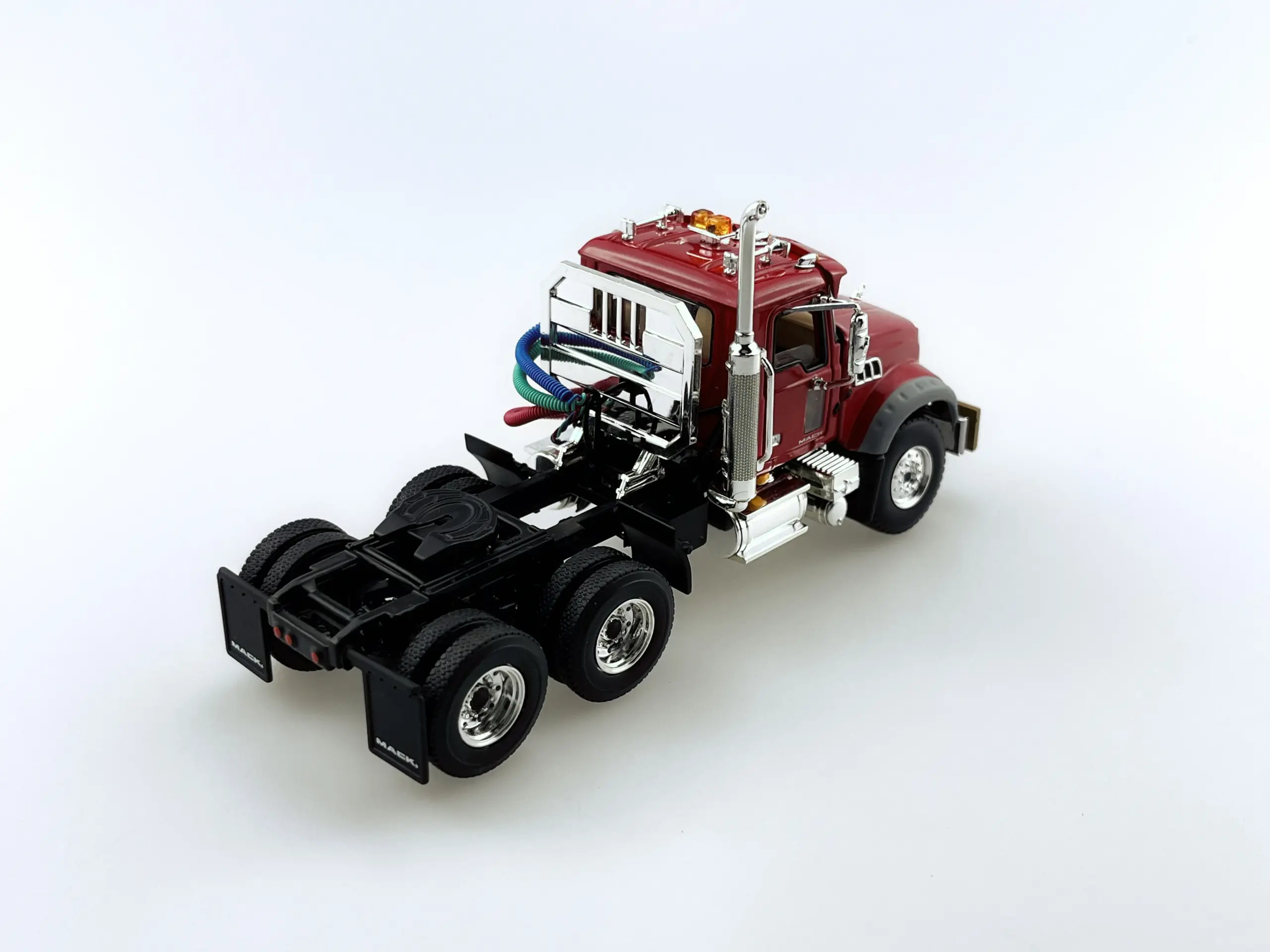 Diecast Mack Granite Model in 1:50 Scale 4 Diecast Mack Granite Model in 1:50 Scale - Image 4