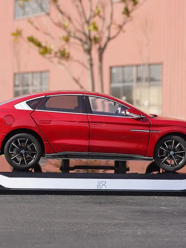 BYD Han EV 1:18 Scale Diecast Model Car 2 BYD Han EV 1:18 Scale Diecast Model Car - Image 2