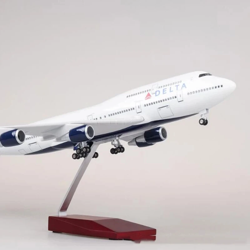 Delta Air Lines Aircraft Model 75mm with LED Options 3 Delta Air Lines Aircraft Model 75mm with LED Options - Image 3