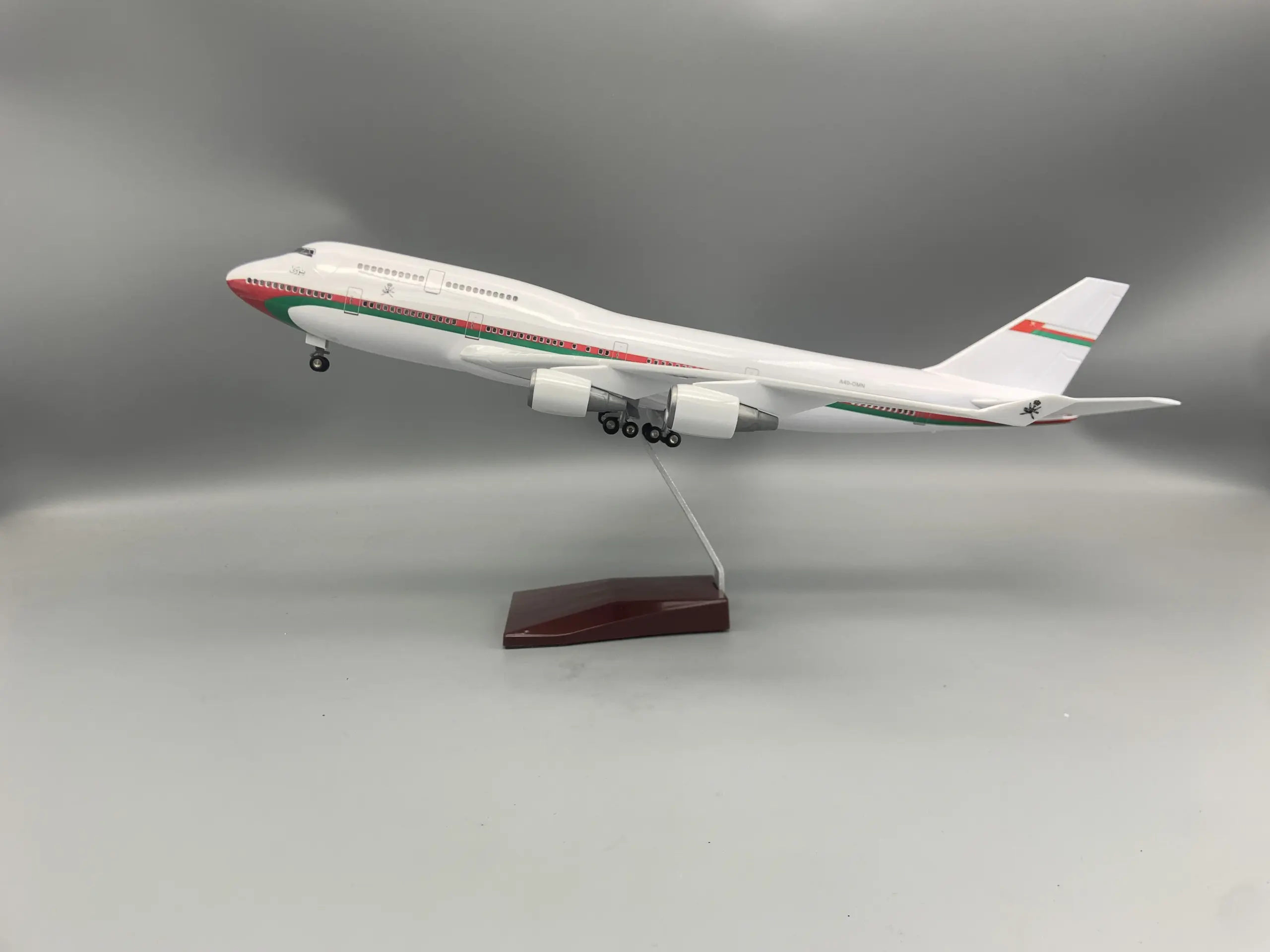 Premium Boeing 747 Presidential Scale Model 2 Premium Boeing 747 Presidential Scale Model - Image 2