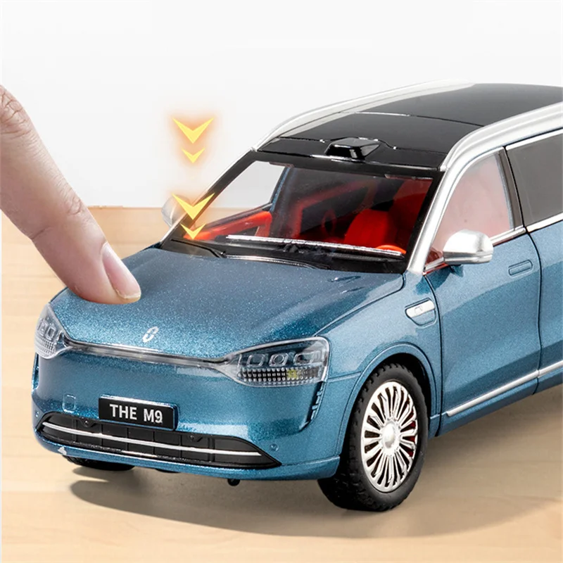 AITO M9 SUV 1:24 Diecast Model with Lights 5 AITO M9 SUV 1:24 Diecast Model with Lights - Image 5