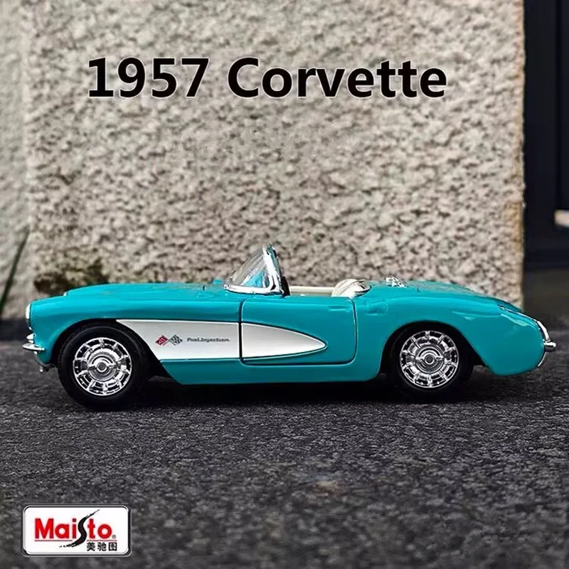 1957 Chevrolet Corvette 1:24 Diecast Model in Blue 2 1957 Chevrolet Corvette 1:24 Diecast Model in Blue - Image 2