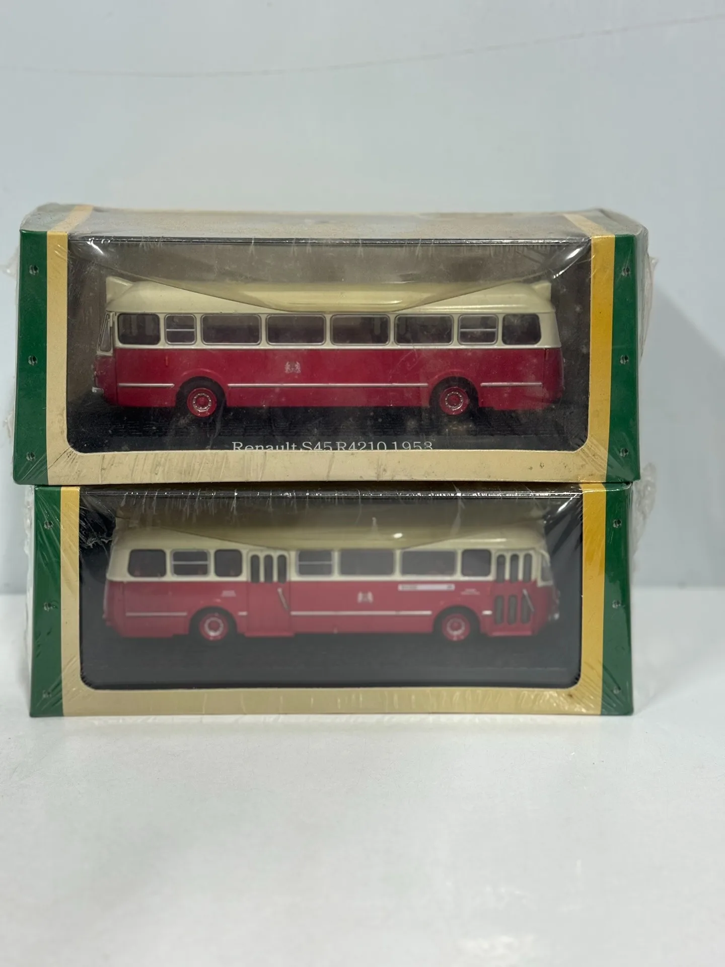 Vintage Diecast Bus Model 1/72 Scale 2 Vintage Diecast Bus Model 1/72 Scale - Image 2