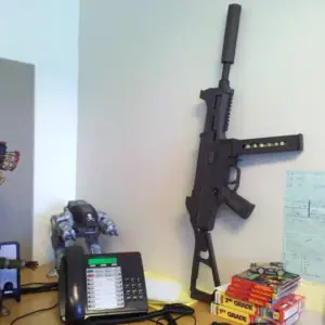 UMP Assault 1:1 Scale Paper Model Kit 7 S273a44635ced4a7eaa7bc5774d24c9faO