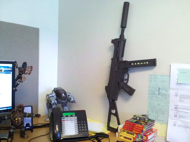 UMP Assault 1:1 Scale Paper Model Kit 2 UMP Assault 1:1 Scale Paper Model Kit - Image 2