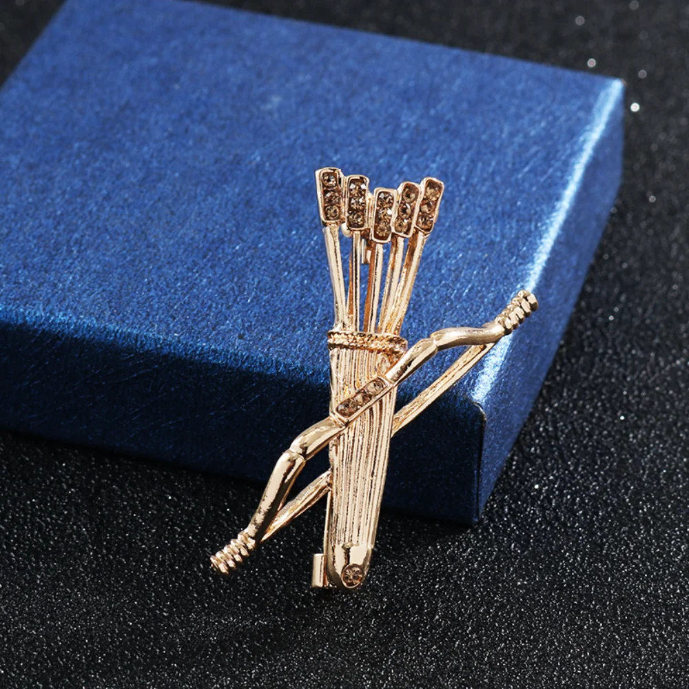 Vintage Bow and Arrow Brooch Pin in Gold/Silver 4 Vintage Bow and Arrow Brooch Pin in Gold/Silver - Image 4