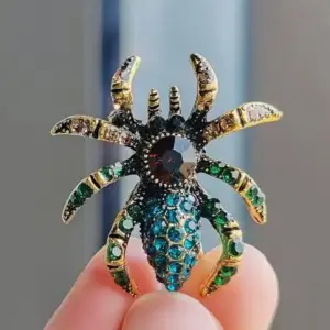 Bold Metallic Green Gem Spider Brooch 18 S2835b8a6cab94f7e8af5938a73564d28Q