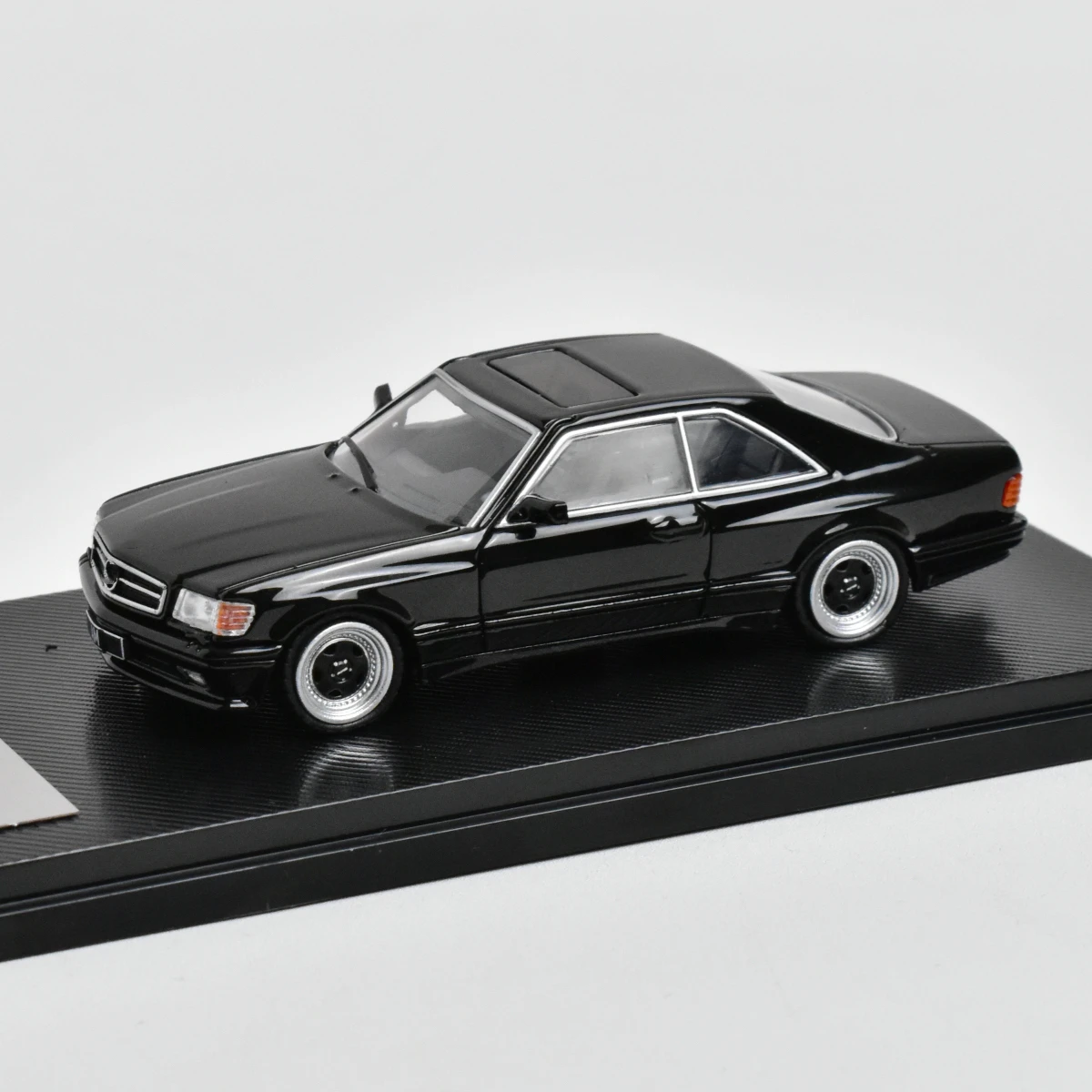 Mercedes-Benz 560SEC W126 Diecast Model 1:64 Scale 5 Mercedes-Benz 560SEC W126 Diecast Model 1:64 Scale - Image 5