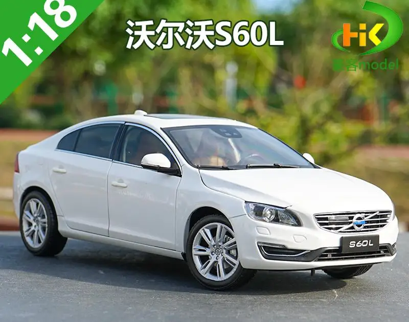 1:18 Scale Diecast Model of Volvo S60L 2018 and XC60 2015 2 1:18 Scale Diecast Model of Volvo S60L 2018 and XC60 2015 - Image 2