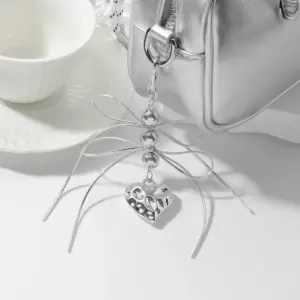 Silver and Black Beaded Heart Keychain 15 S29a643fb53c141c28f8b8b6cdf6483dai