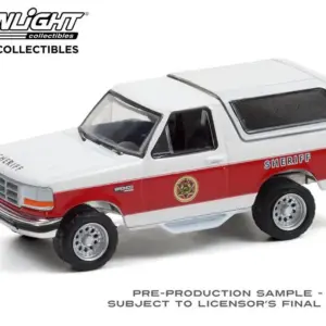 1994 Ford Mustang XLT Diecast Model in Blue 7 S29d9629e5ab24a2e8076b04e6c87717d3