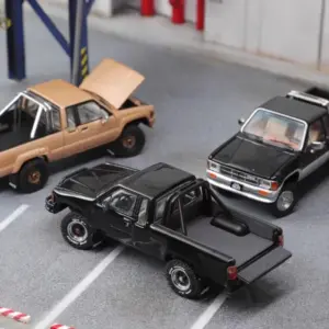 1/64 Scale Toyota Hilux SR5 Diecast Model 11 S2ab03bc9afaf4c8487784d186731f5faH