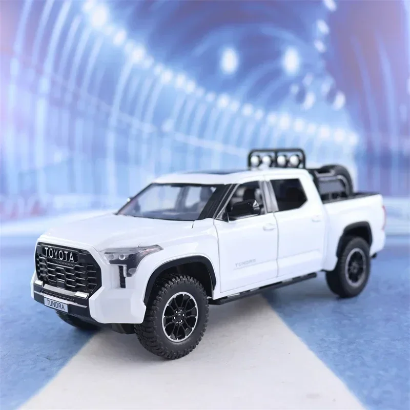 1:24 Scale Toyota Tundra Diecast Model 10 1:24 Scale Toyota Tundra Diecast Model - Image 10