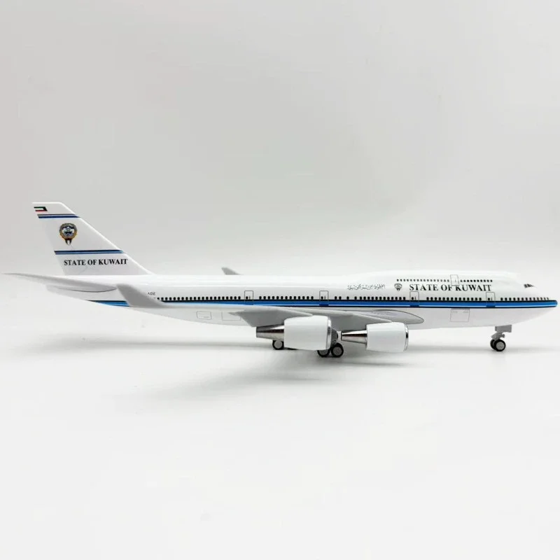 Kuwait Airlines Boeing 747 Model Replica 5 Kuwait Airlines Boeing 747 Model Replica - Image 5