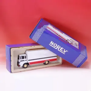 Renault RVI Service Truck Diecast Replica Model 11 S2e30103b8c15457ab830d96619daa3367