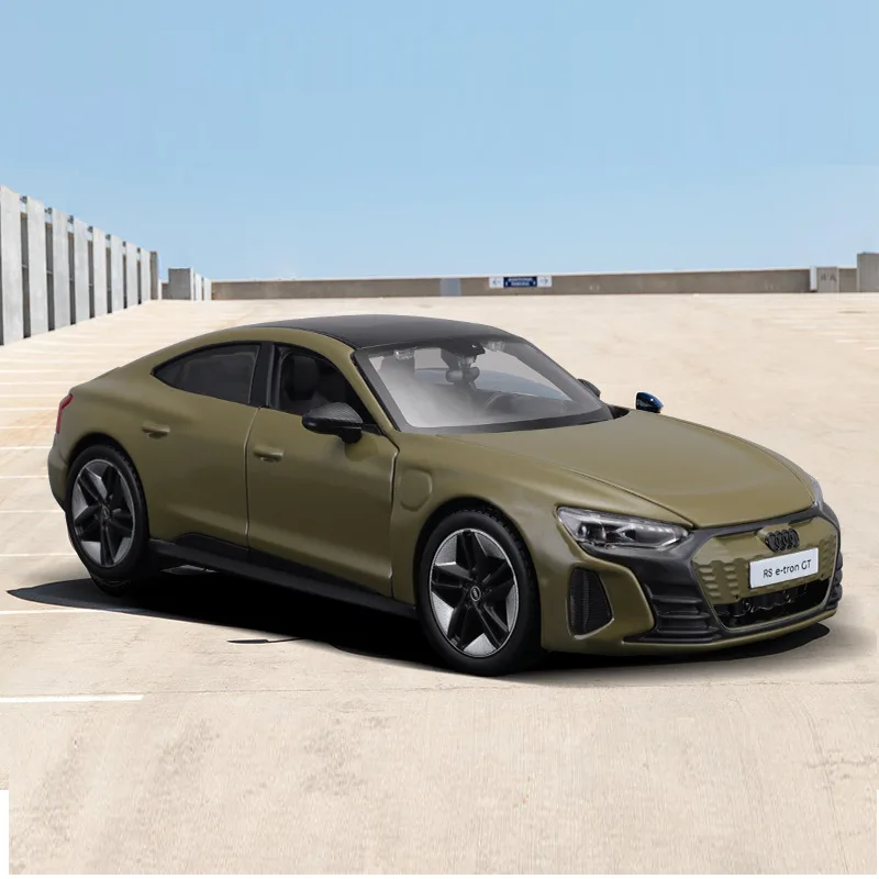 Maisto RS E-tron GT 1:25 Diecast Model Car 2 Maisto RS E-tron GT 1:25 Diecast Model Car - Image 2