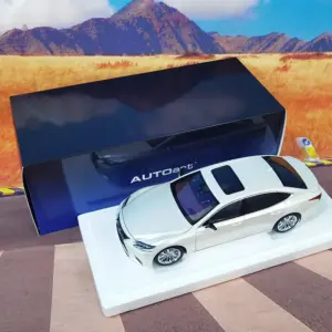 Lexus LS500h 1:18 Scale Model Car 12 S2f2bd6ae1016411687583c8f540e8425H