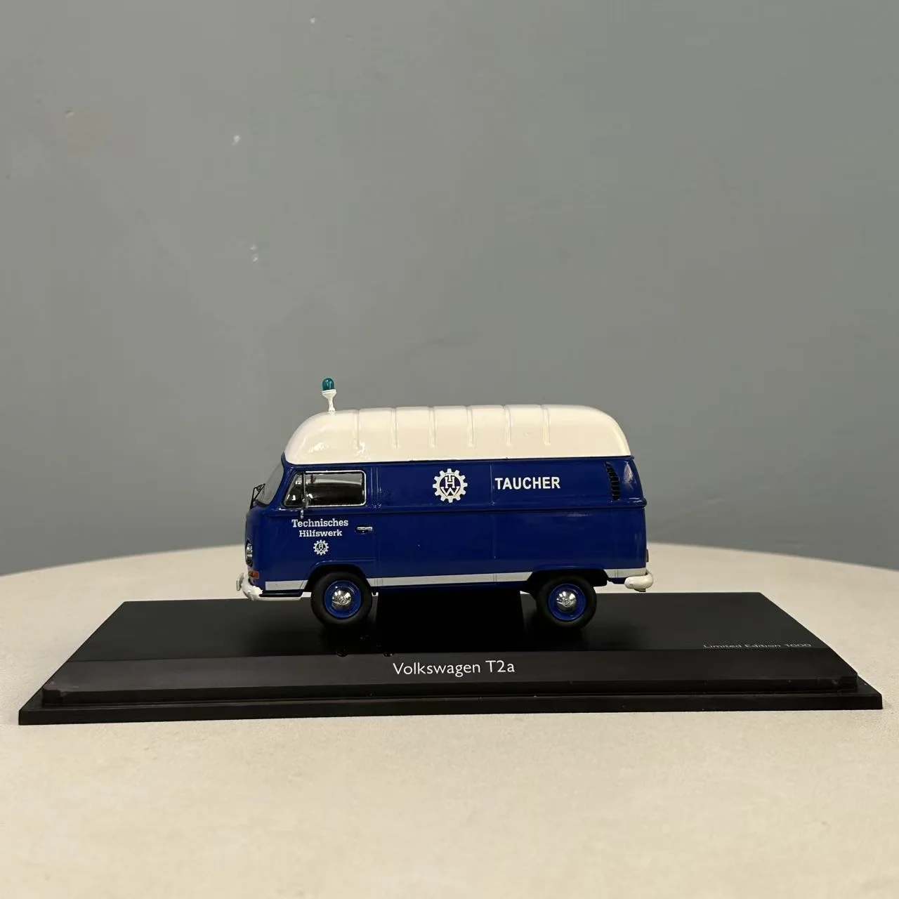 Defective Volkswagen T2a 1:43 Scale Die-Cast Model 3 Defective Volkswagen T2a 1:43 Scale Die-Cast Model - Image 3