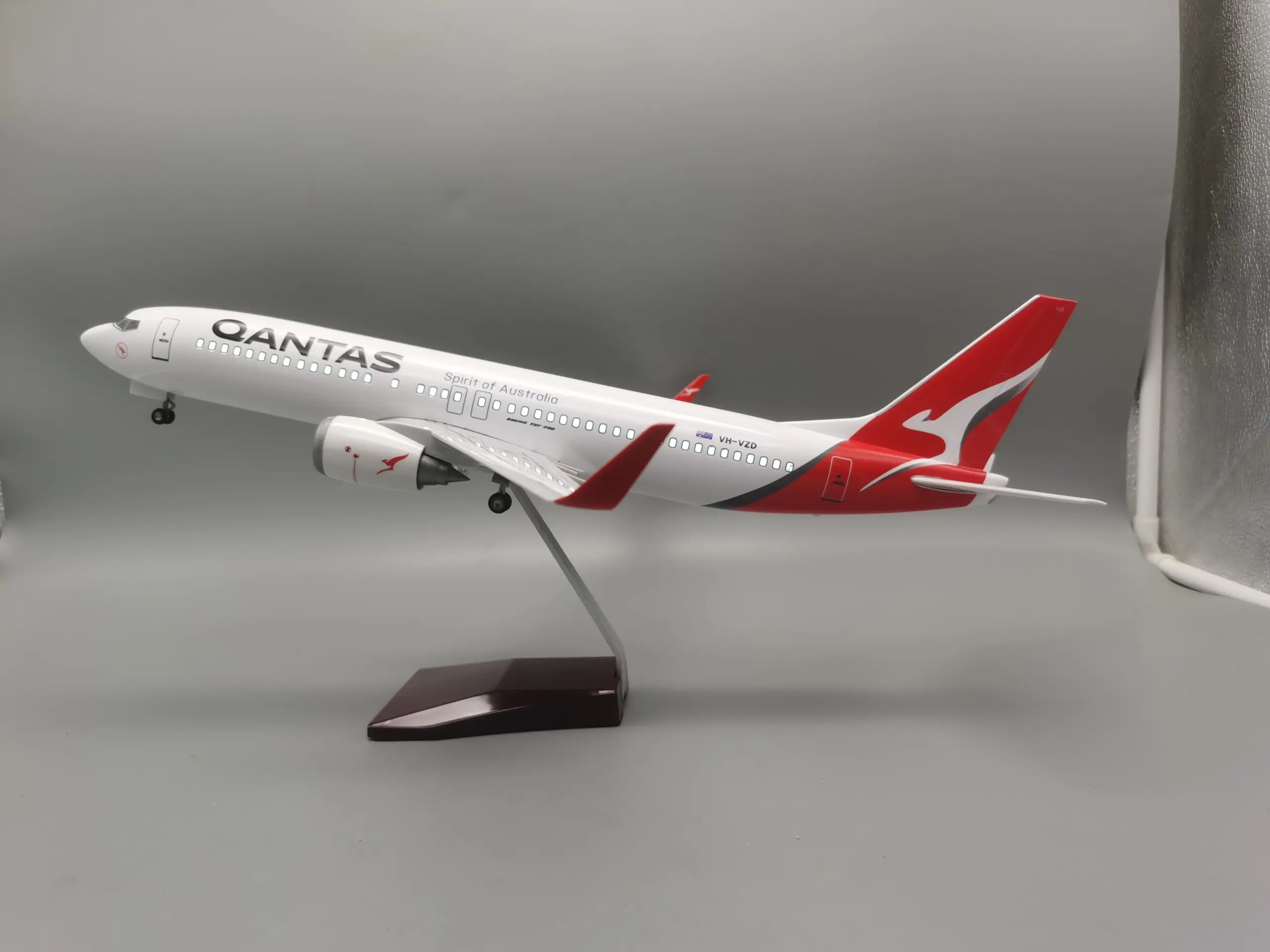 1/85 Scale Boeing 737 Model for Collectors 2 1/85 Scale Boeing 737 Model for Collectors - Image 2