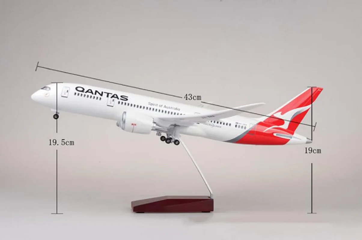 Qantas Airline Miniature Aircraft Collection 4 Qantas Airline Miniature Aircraft Collection - Image 4