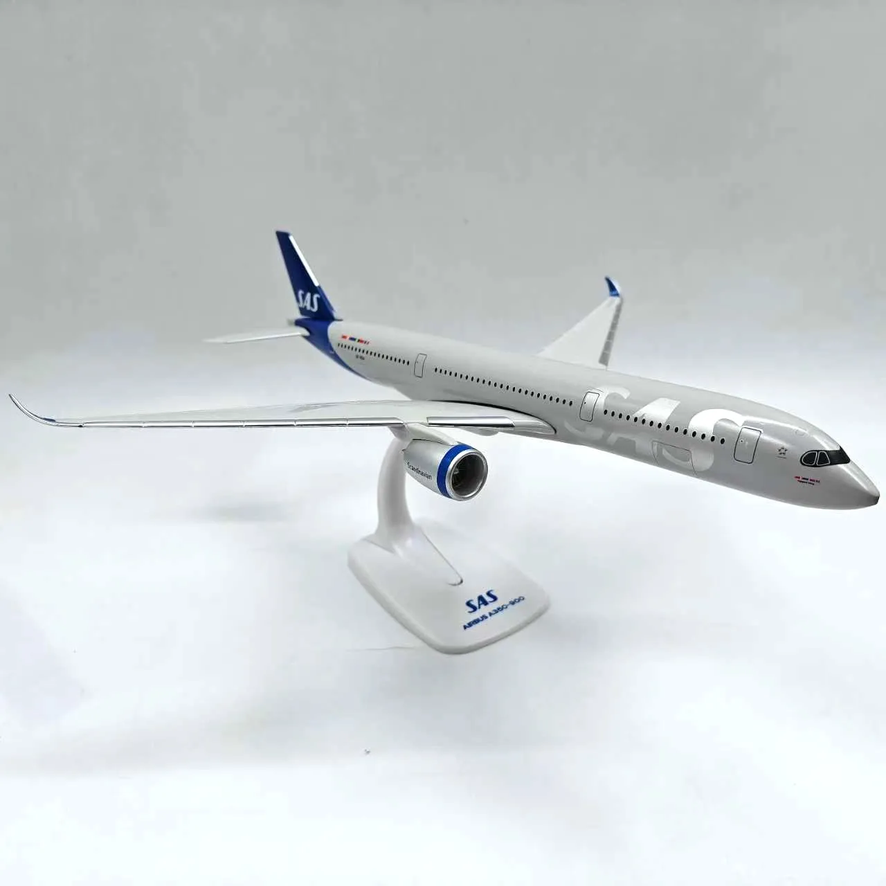 SAS Airlines A350-900 Scale Model 1:200 4 SAS Airlines A350-900 Scale Model 1:200 - Image 4