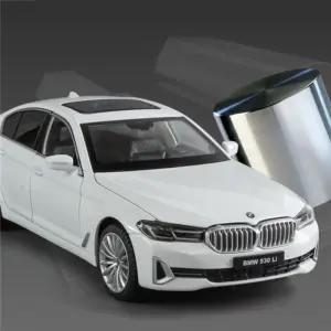 BMW 5 Series 530i 1:18 Scale Diecast Model 9 S30f35f5c914e4f2a884a05c6feb07a399