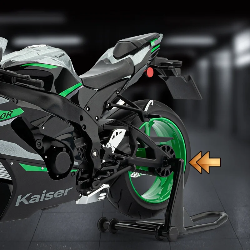 Kawasaki ZX10R Ninja 1:9 Scale Model 3 Kawasaki ZX10R Ninja 1:9 Scale Model - Image 3