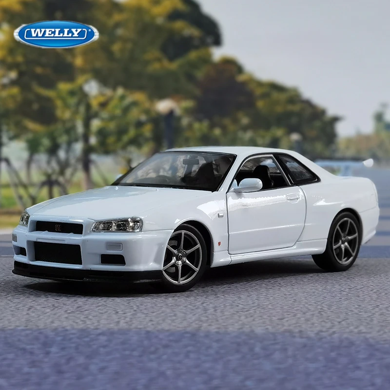 Nissan Skyline GTR R34 1:24 Diecast Model in Blue 2 Nissan Skyline GTR R34 1:24 Diecast Model in Blue - Image 2